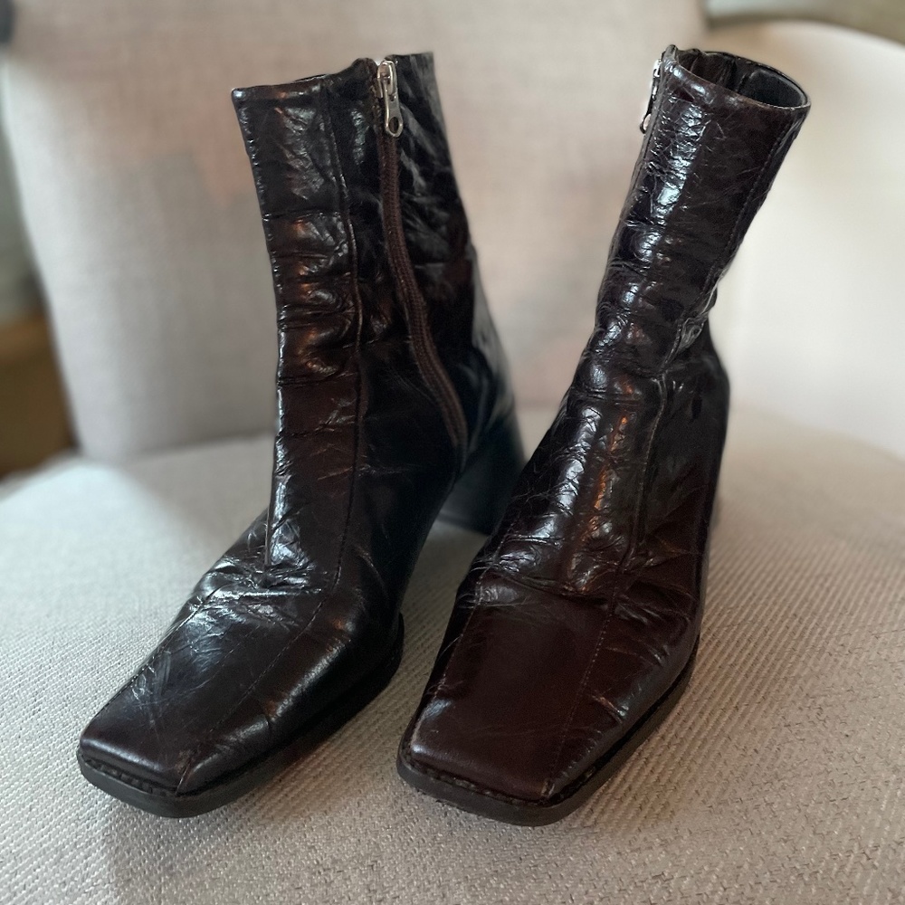 L’Intervalle Chocolate Brown Leather Ankle Boots with Square Toe & Block Heel